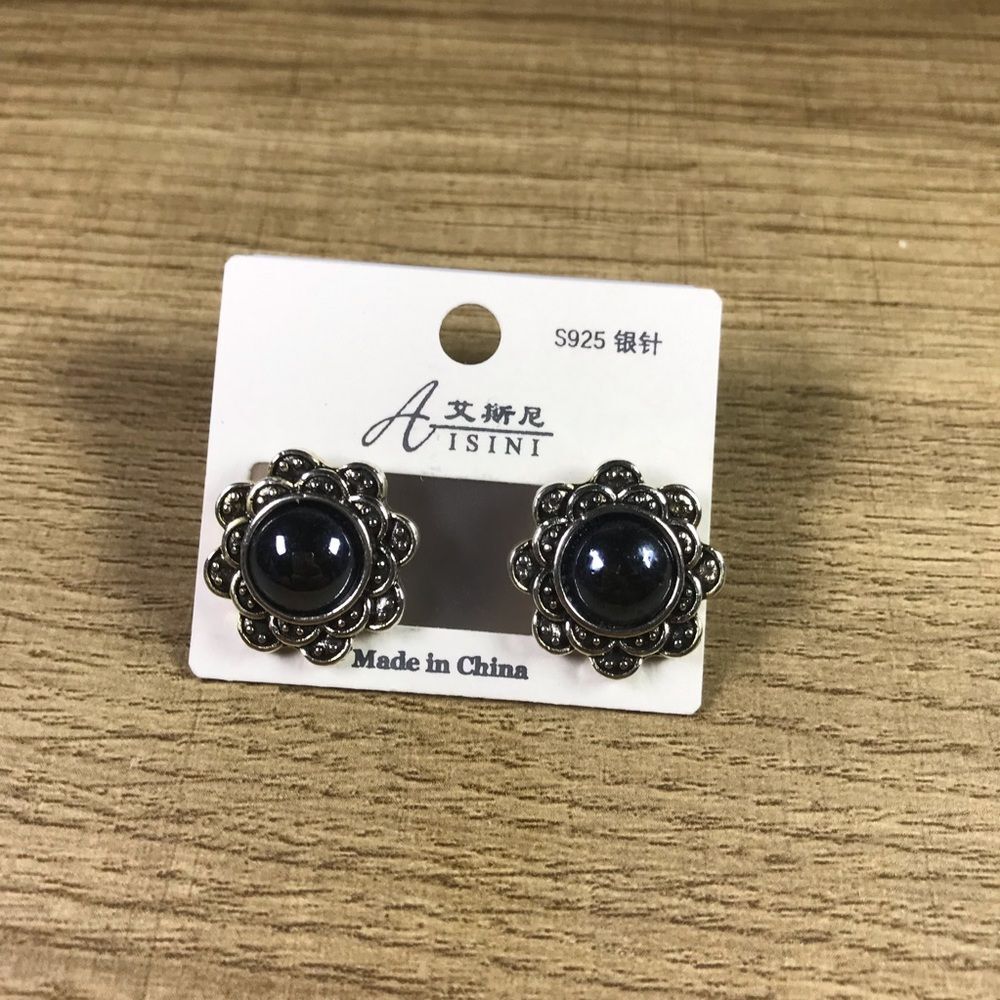 Vintage Black and Silver Floral Earrings